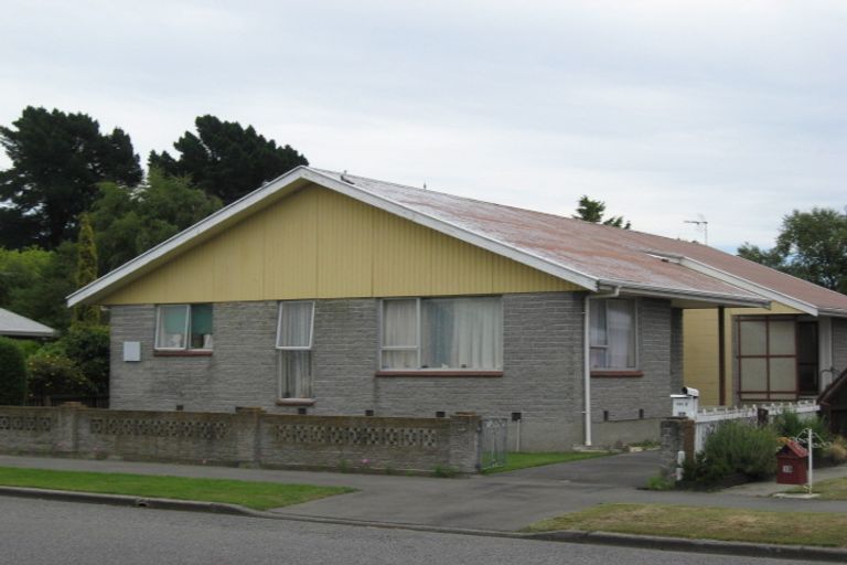 Photo of property in 2/17 Kuaka Crescent, Bromley, Christchurch, 8062