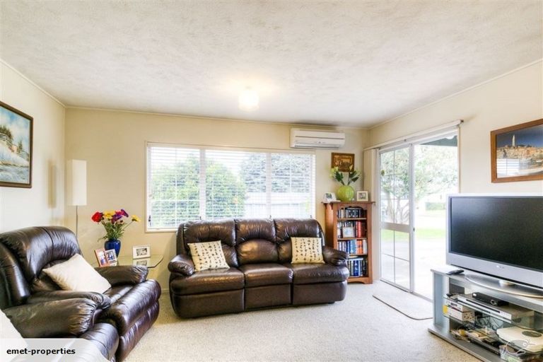 Photo of property in 16 Lannie Place, Greenmeadows, Napier, 4112