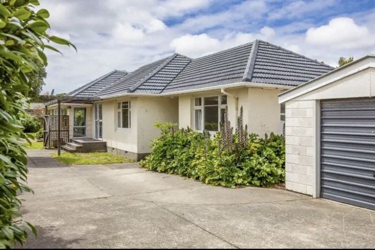 Photo of property in 2 Colman Avenue, Sockburn, Christchurch, 8042