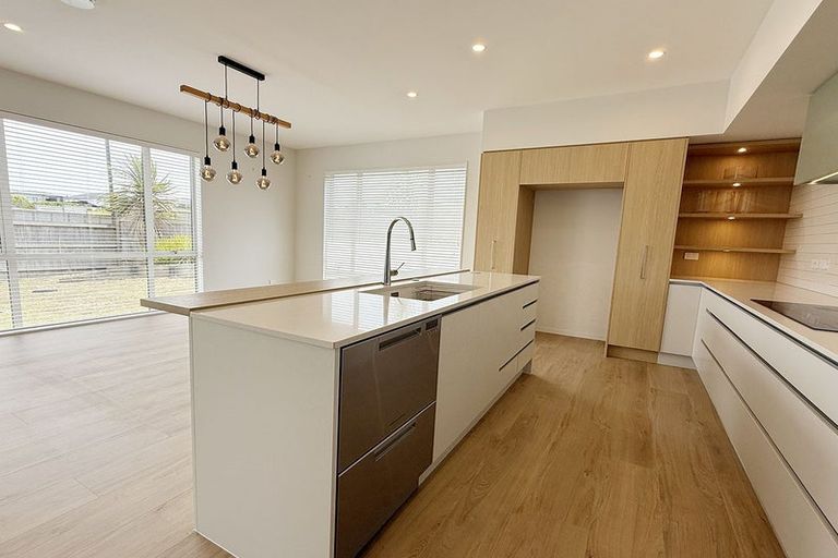 Photo of property in 1 Marine Garden Crescent, Beachlands, Auckland, 2018