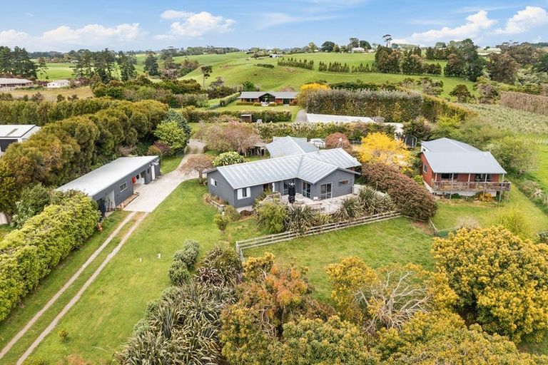 Photo of property in 14 Arthur Road, Paraite, New Plymouth, 4373