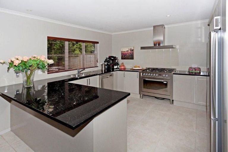 Photo of property in 29d Paparoa Road, Cockle Bay, Auckland, 2014