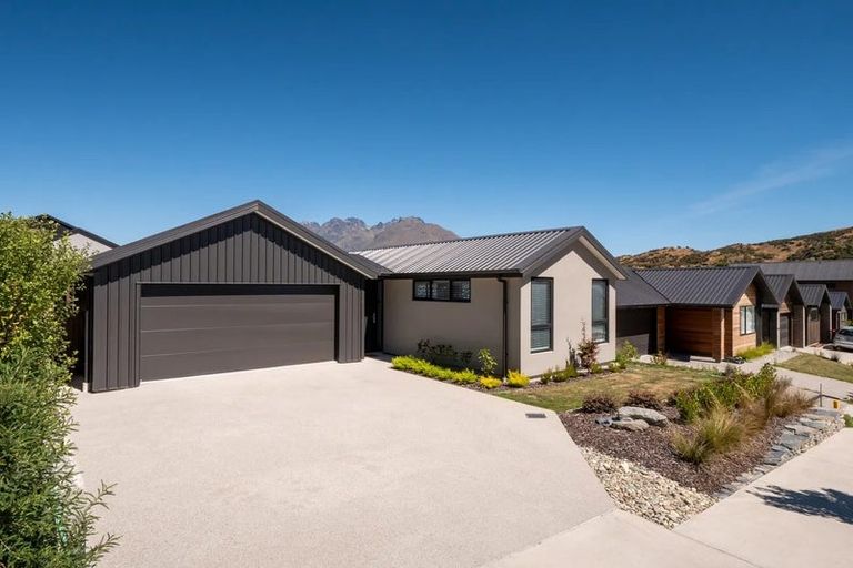 Photo of property in 11 Till Street, Jacks Point, 9371