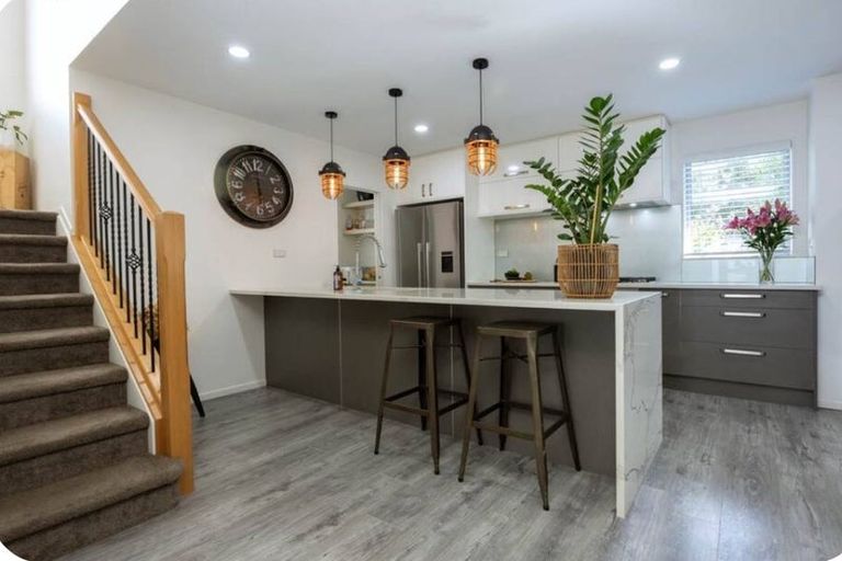 Photo of property in 20d Kaurilands Road, Titirangi, Auckland, 0604