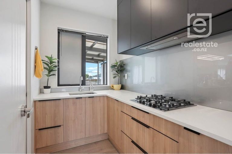 Photo of property in 56 Mettam Drive, Swanson, Auckland, 0614