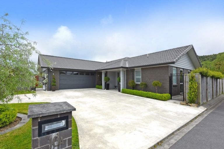 Photo of property in 10a Sunstone Crescent, Brown Owl, Upper Hutt, 5018