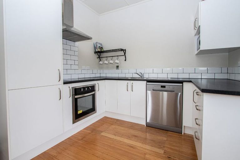 Photo of property in 17 Sillary Street, Hamilton East, Hamilton, 3216