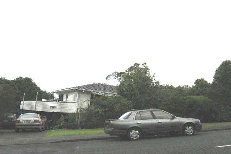 Photo of property in 3 Juniper Road, Sunnynook, Auckland, 0620