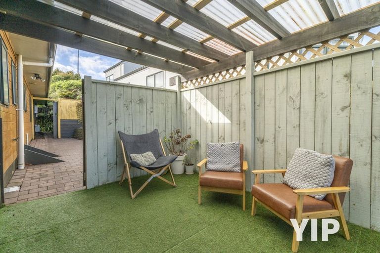 Photo of property in 21 Pelorous Street, Paparangi, Wellington, 6037