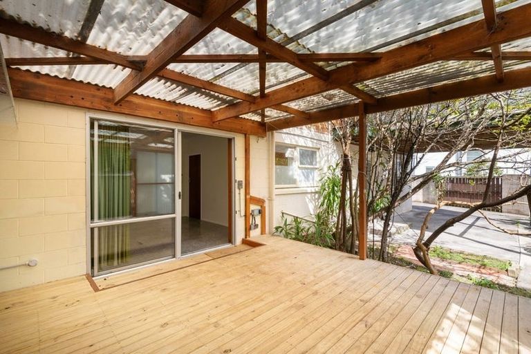 Photo of property in 6 Bellcroft Place, Belmont, Auckland, 0622