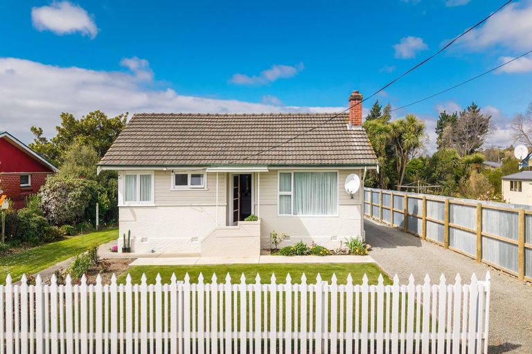 Photo of property in 15 Edward Street, Waimate, 7924