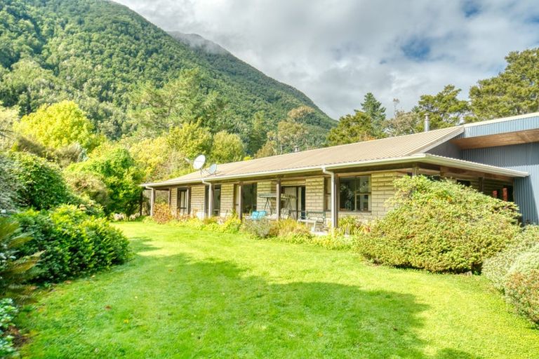 Photo of property in 3352 Ahaura-kopara Road, Totara Flat, 7871
