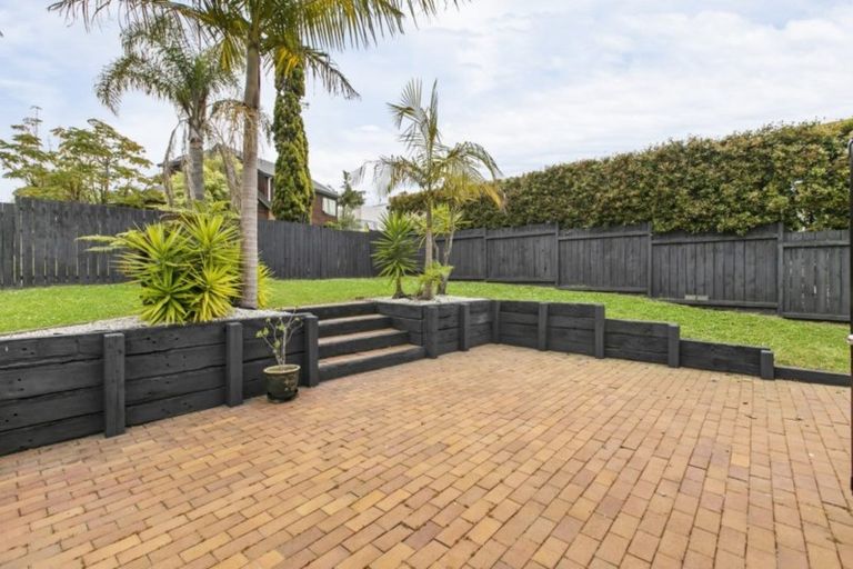 Photo of property in 63 Marina View Drive, West Harbour, Auckland, 0618