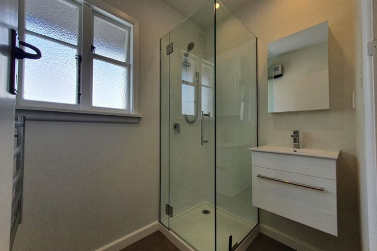 Photo of property in 7 Straven Road, Riccarton, Christchurch, 8011