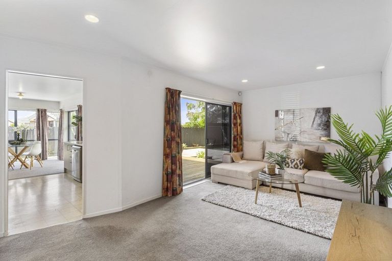 Photo of property in 22 Davington Way, Burswood, Auckland, 2013