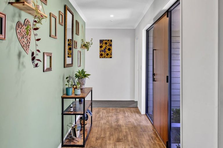 Photo of property in 405 Ketemarae Road, Normanby, Hawera, 4675