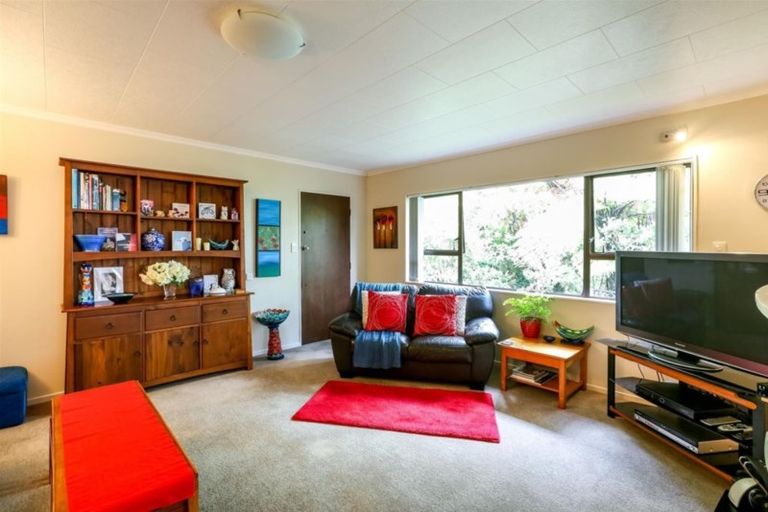 Photo of property in 18 Hickford Place, Okato, 4335