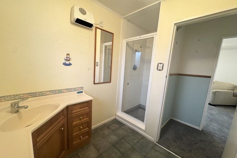 Photo of property in 8 Kew Grove, Wainuiomata, Lower Hutt, 5014