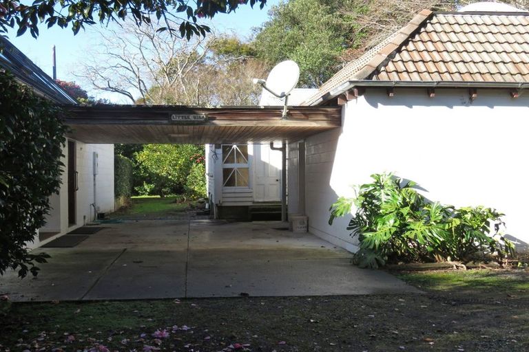 Photo of property in 25 Heatherlea Road East, Levin, 5571