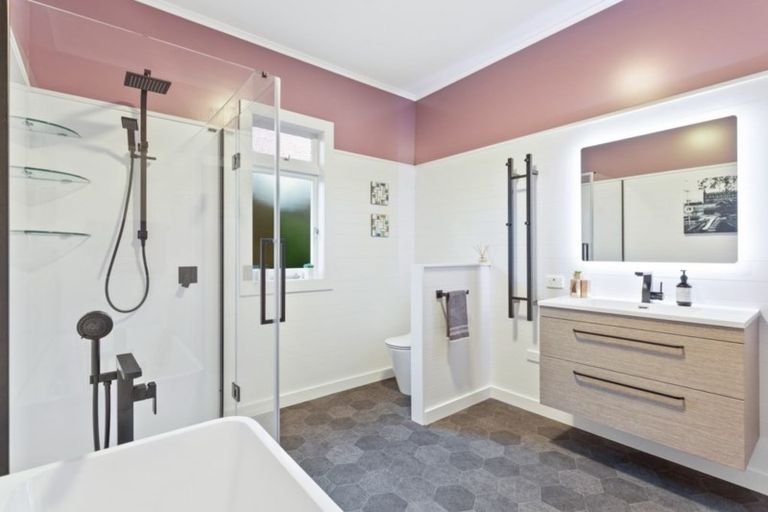 Photo of property in 3 Ngataringa Road, Devonport, Auckland, 0624