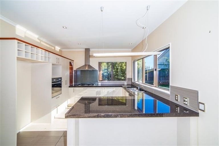 Photo of property in 16f Lincoln Road, Henderson, Auckland, 0610