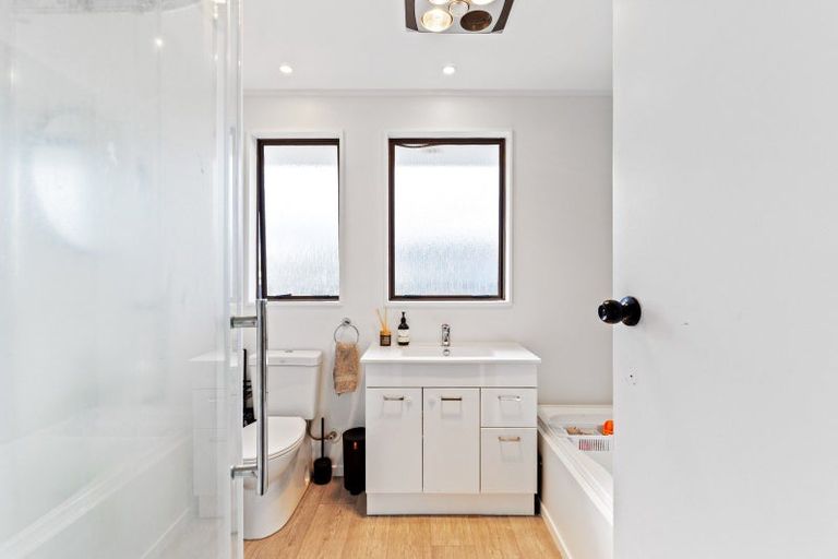 Photo of property in 10 Frances Street, Tirau, 3410