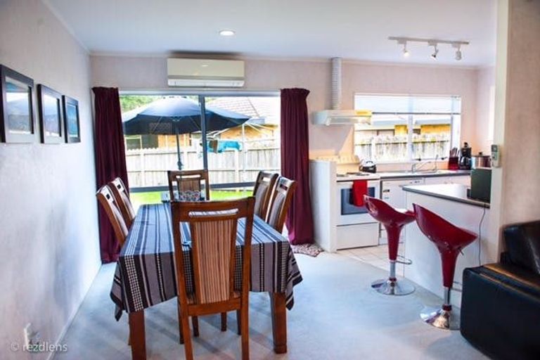 Photo of property in 14 Lanier Place, Glendene, Auckland, 0602