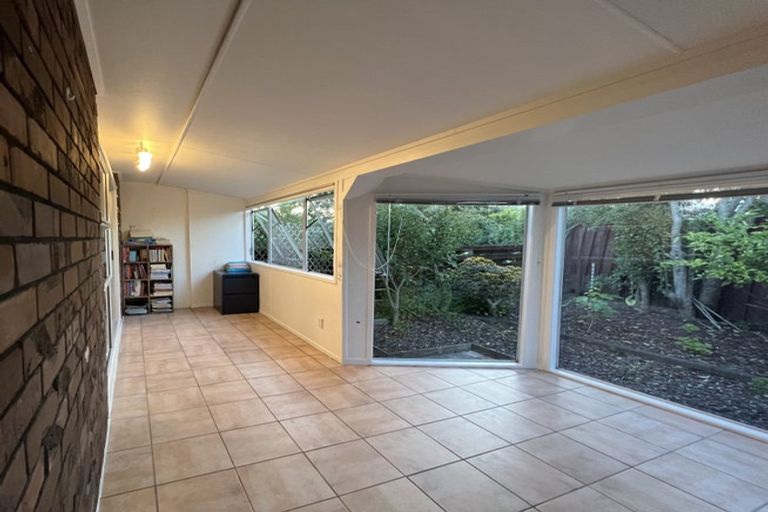 Photo of property in 2/40 Blacklock Avenue, Henderson, Auckland, 0612