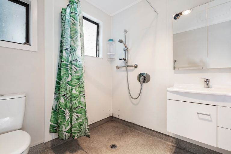 Photo of property in 99 Doves Bay Road, Kerikeri, 0294