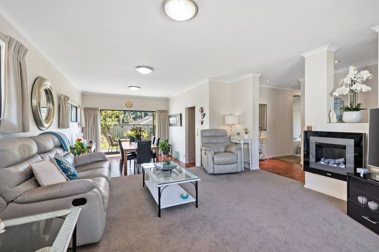 Photo of property in 4 Jade Court, Rosedale, Auckland, 0632