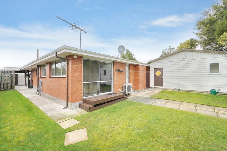 Photo of property in 41a Lake Terrace Road, Burwood, Christchurch, 8061