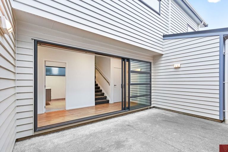 Photo of property in 9 Tapuwae Way, Mangere Bridge, Auckland, 2022