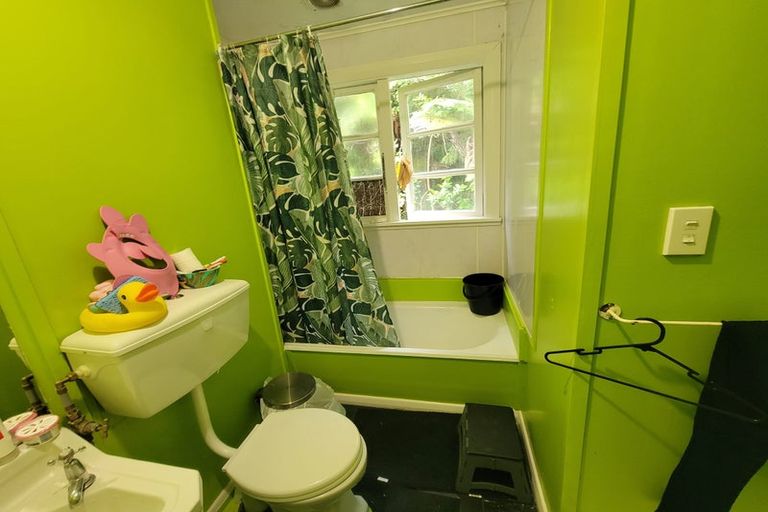 Photo of property in 142 Seddon Street, Naenae, Lower Hutt, 5011