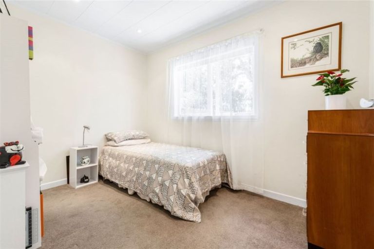 Photo of property in 14 Derwent Crescent, Titirangi, Auckland, 0604