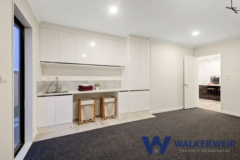 Photo of property in 19 Syd Grant Crescent, Orewa, 0931