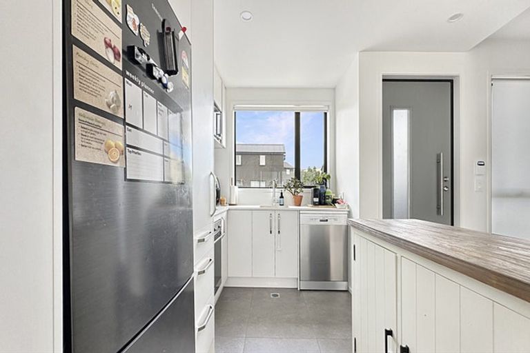 Photo of property in 30 Cessna Crescent, Mangere, Auckland, 2022