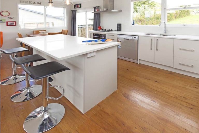 Photo of property in 11 Blanc Road, Silverdale, 0932