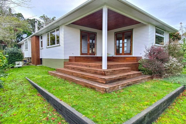 Photo of property in 17 Curtis Street, Okato, 4335