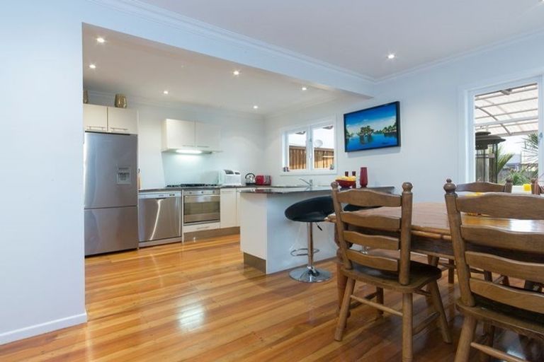 Photo of property in 100 Swanson Road, Henderson, Auckland, 0610