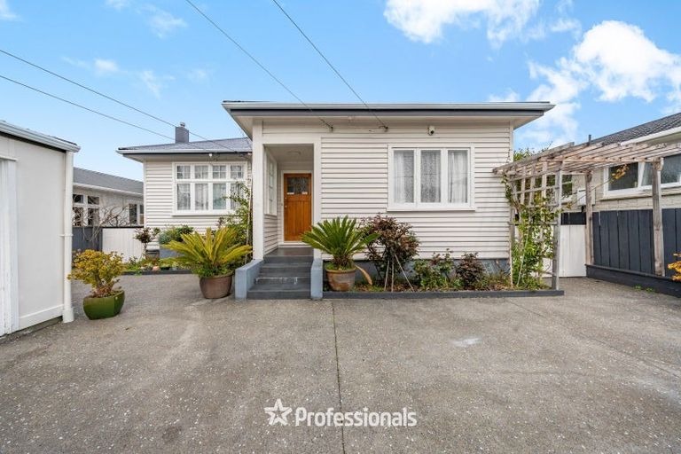 Photo of property in 140 Knights Road, Hutt Central, Lower Hutt, 5010
