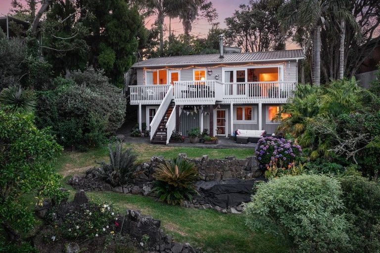 Photo of property in 50 Pleasant Road, Glen Eden, Auckland, 0602