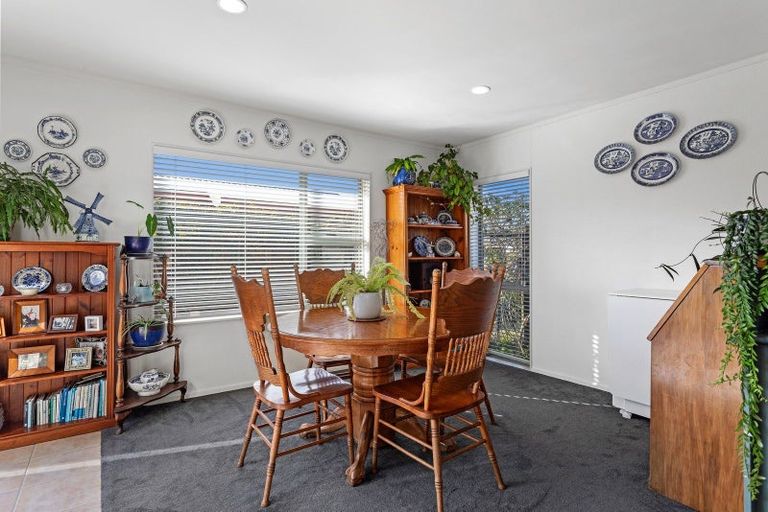 Photo of property in 9 Edgewater Grove, Whakatane, 3120