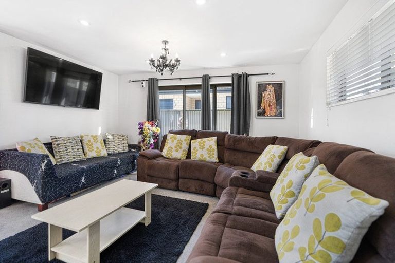 Photo of property in 11 Russell Street, Linwood, Christchurch, 8062