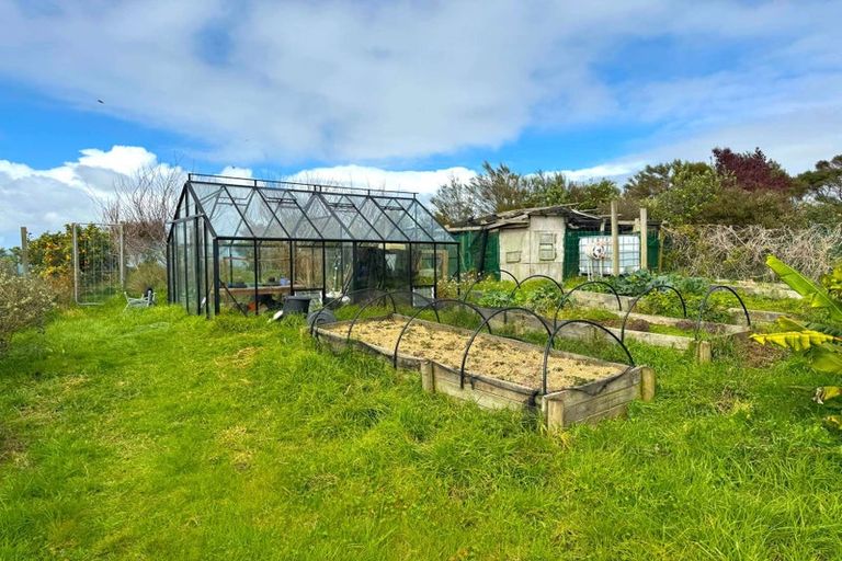 Photo of property in 103 Mcleod Road, South Head, Helensville, 0874