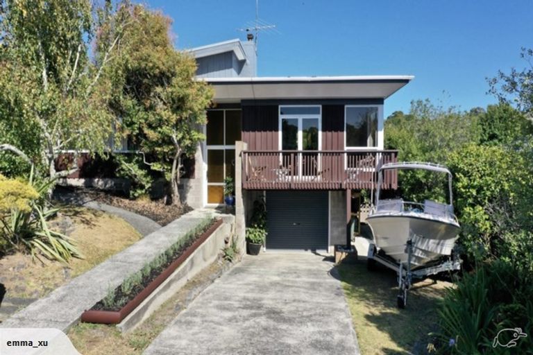 Photo of property in 5 Mayfair Crescent, Mairangi Bay, Auckland, 0630