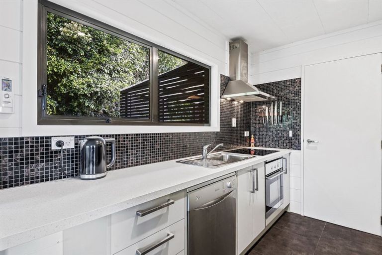 Photo of property in 2/105 Weldene Avenue, Glenfield, Auckland, 0629