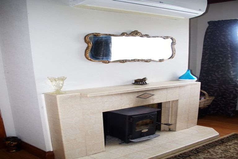 Photo of property in 28 Napier Street, Opunake, 4616