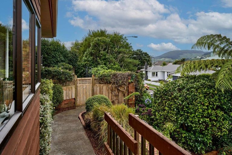 Photo of property in 123 Oriel Avenue, Tawa, Wellington, 5028