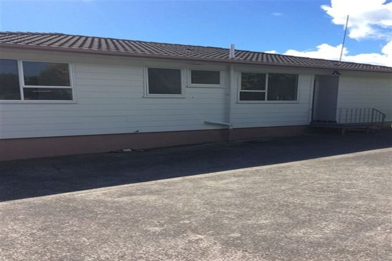 Photo of property in 18 Penfold Place, Henderson, Auckland, 0610