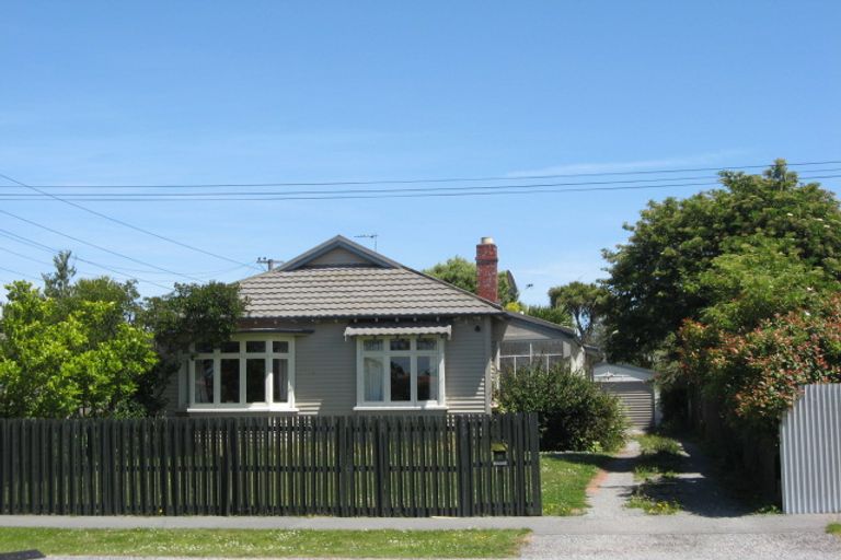 Photo of property in 35 Woodville Street, Edgeware, Christchurch, 8013